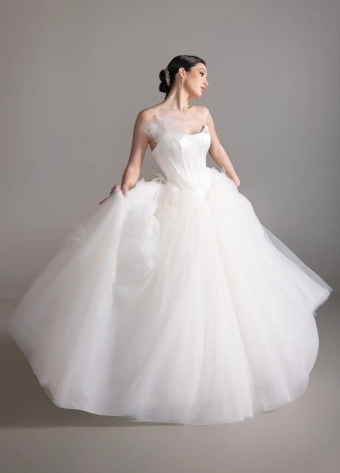 Lazaro Style NO. Brittany #4 frontface vertical thumbnail