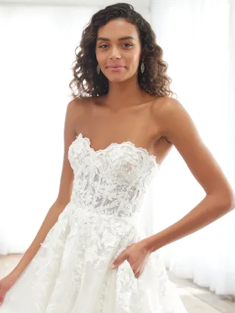 Adrianna Papell Platinum 31233  A-line Lace Wedding Dress with Sweetheart Neckline #2 frontface vertical cropped thumbnail
