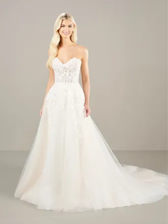 Adrianna Papell Platinum 31277  A-line Sweetheart Lace Wedding Dress #9 frontface vertical cropped thumbnail