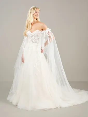 Adrianna Papell Platinum 31277  A-line Sweetheart Lace Wedding Dress #2 frontface vertical thumbnail