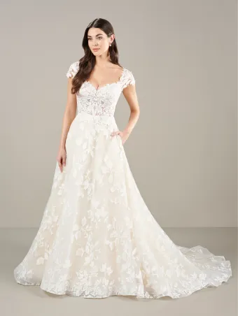 Adrianna Papell Platinum 31282  Sweetheart Lace Ballgown Wedding Dress #5 frontface vertical cropped thumbnail