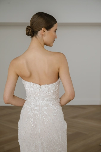 Lis Simon Style Sienna #7 backface vertical cropped thumbnail