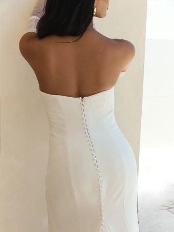 Serene Akito #8 backface vertical cropped thumbnail