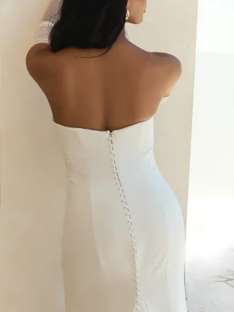 Serene Akito #5 backface vertical cropped thumbnail