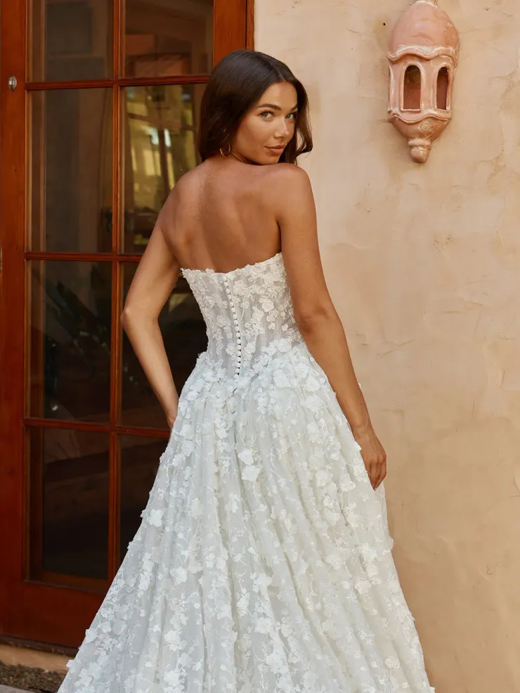 Madi Lane Omera Image