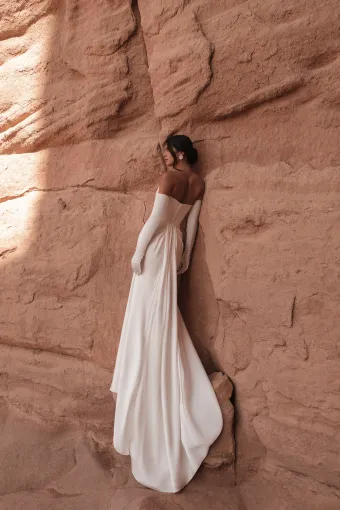 Katy Corso #Ori #2 backface vertical thumbnail