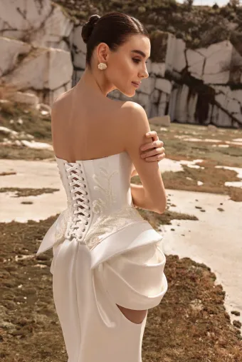 Katy Corso Style# Aida #5 backface vertical cropped thumbnail