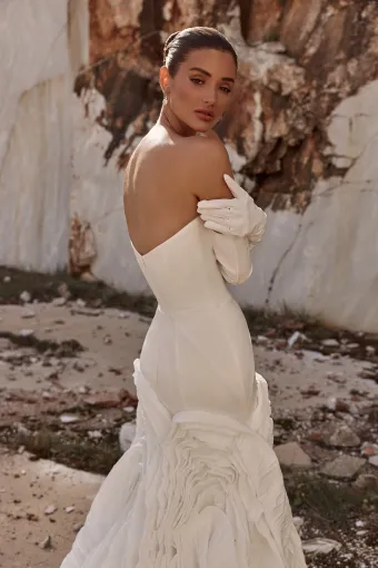 Katy Corso Style# Chiara #5 backface vertical cropped thumbnail