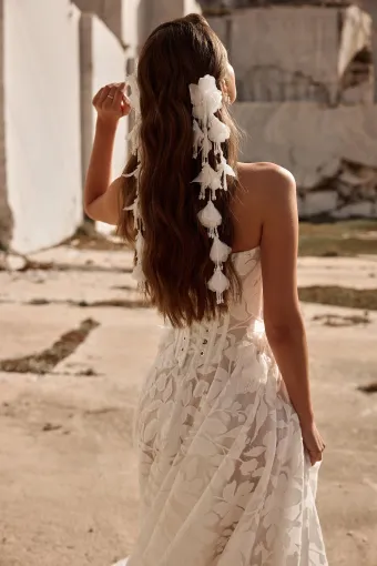 Katy Corso Style# Tiziana #4 backface vertical cropped thumbnail