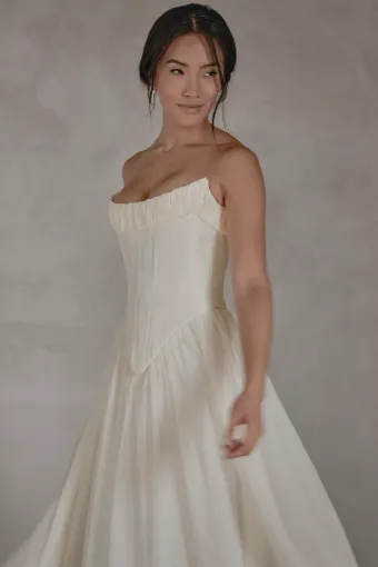 Seraphine Bridal Vale #16 frontface vertical cropped thumbnail