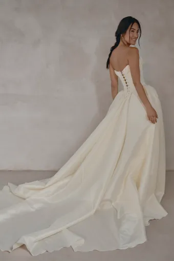 Seraphine Bridal Vale #10 backface vertical thumbnail