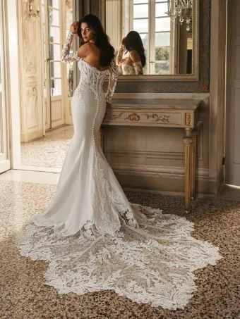 Enzoani Wilomina #5 backface vertical thumbnail