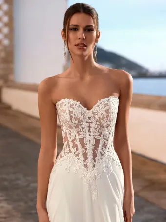 Love by Enzoani Style #FELINNA #3 frontface vertical cropped thumbnail