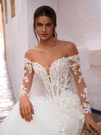 Love by Enzoani Style #FISELLE #1 frontface vertical cropped thumbnail