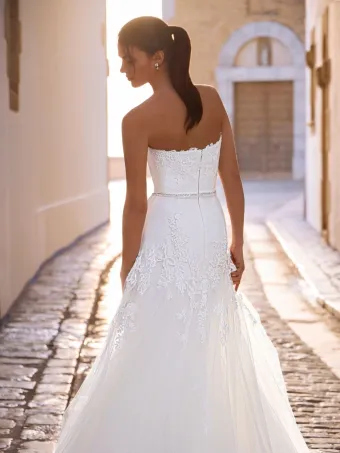 Love by Enzoani Style #FRANCIS #1 vertical thumbnail
