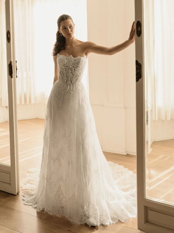 Elysee by Enzoani Hilina Default Image