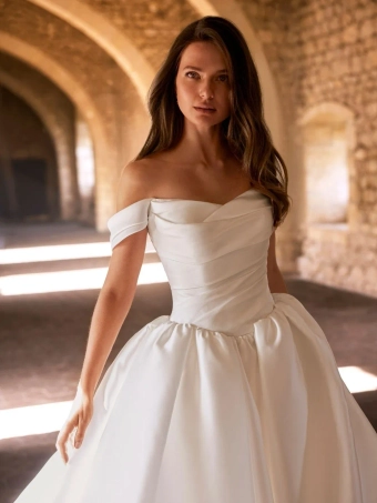 Étoile by Elysée Style #Gaviana #2 frontface vertical cropped thumbnail