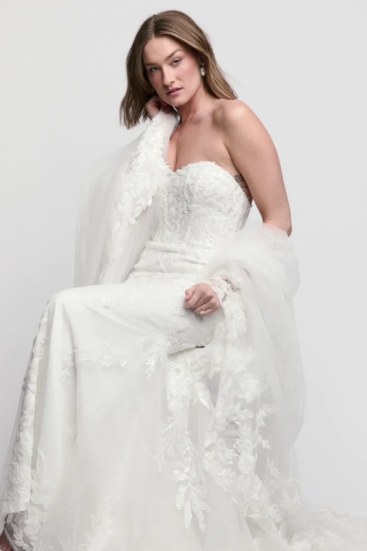 Locket 17803M #2 frontface vertical cropped picture