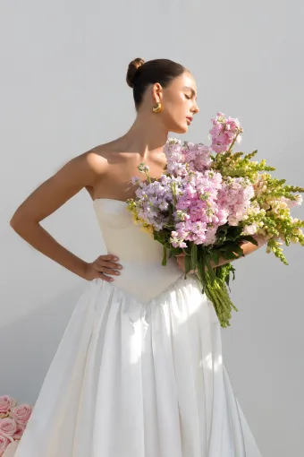 Alena Leena Lotus #17 frontface vertical cropped thumbnail