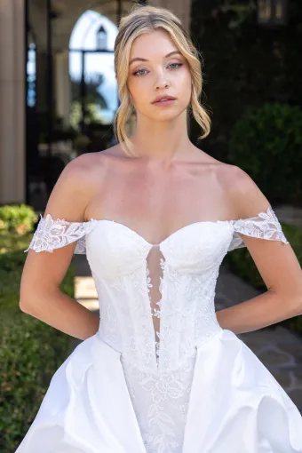 Elissar Bridal Style #Holland #7 frontface vertical cropped thumbnail