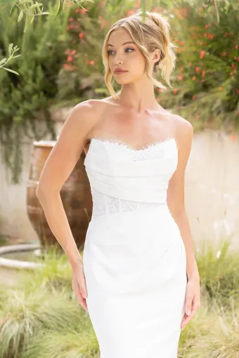 Elissar Bridal Style #Ruby #6 frontface vertical cropped thumbnail