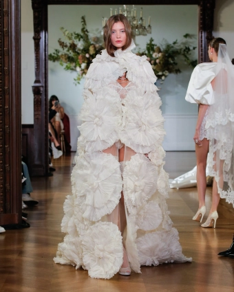 Monique Lhuillier Paisley #0 default frontface vertical thumbnail