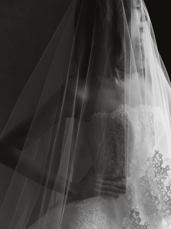 Leah Da Gloria Chloe Veil #3 frontface vertical cropped thumbnail