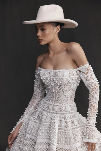 Leah Da Gloria Style #Carmen #1 frontface vertical cropped thumbnail