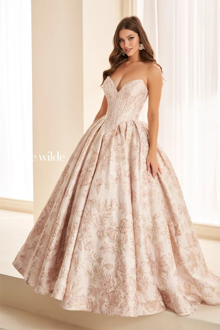 Ellie Wilde  EW38042