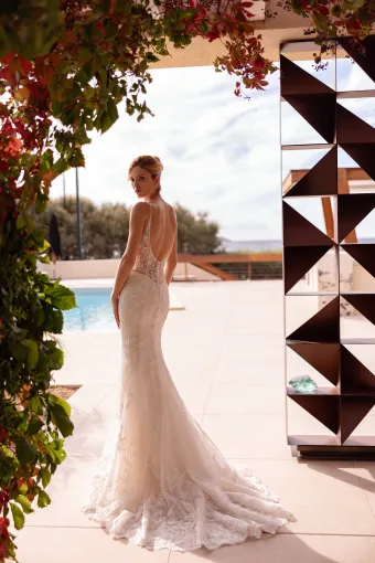 Demetrios 1595 #3 backface vertical thumbnail