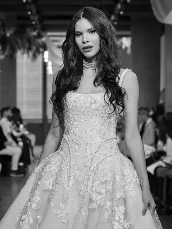 Hayley Paige Prima Entrata #5 frontface vertical cropped thumbnail