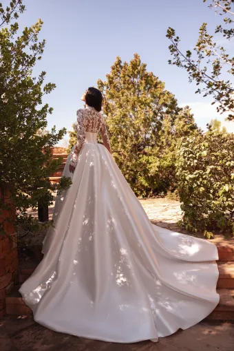 Demetrios 200193 #5 backface vertical thumbnail