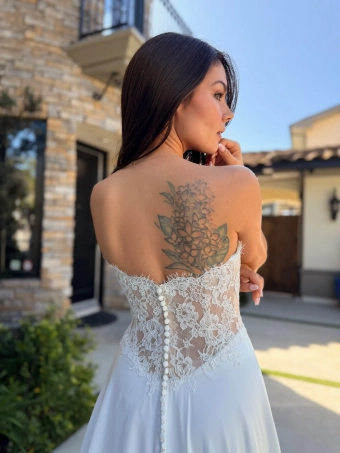 Evelyn Bridal Aurette #4 backface vertical cropped thumbnail
