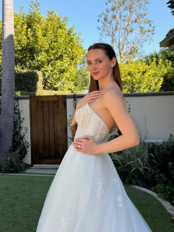 Evelyn Bridal Velin #4 vertical cropped thumbnail