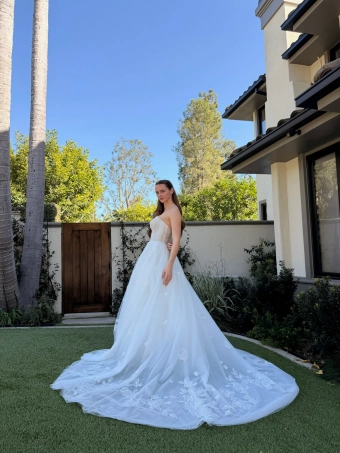 Evelyn Bridal Velin #1 frontface vertical thumbnail