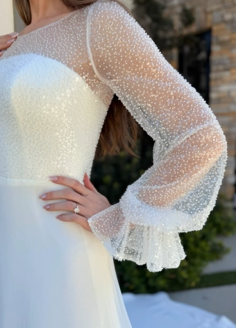 Nantes Collection by Evelyn Bridal Calira #3 frontface vertical cropped thumbnail