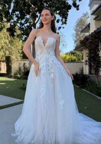 Nantes Collection by Evelyn Bridal Laura #0 default frontface vertical thumbnail