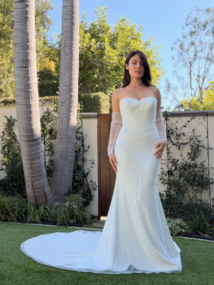 Nantes Collection by Evelyn Bridal Whitney Image