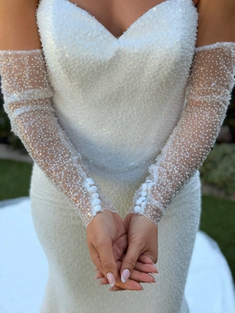 Nantes Collection by Evelyn Bridal Whitney #4 frontface vertical cropped thumbnail
