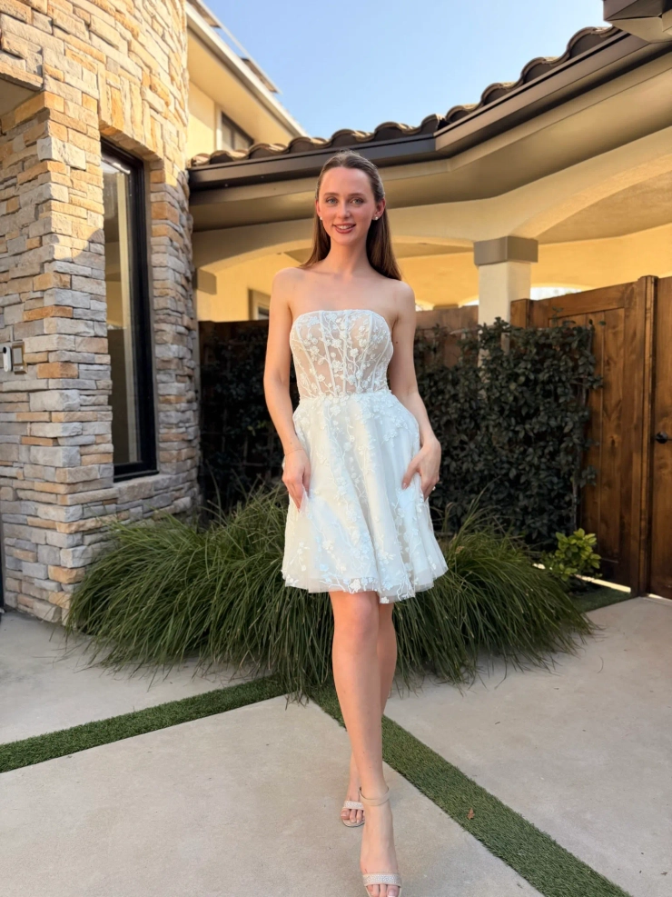 Nantes Collection by Evelyn Bridal Rielle Image