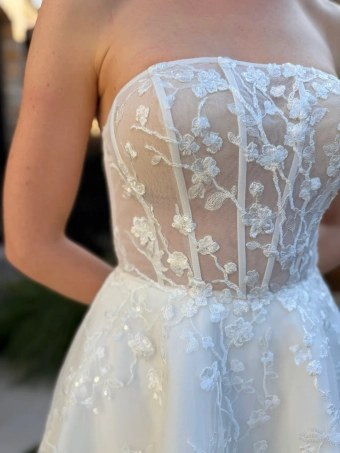 Nantes Collection by Evelyn Bridal Rielle #4 frontface vertical cropped thumbnail