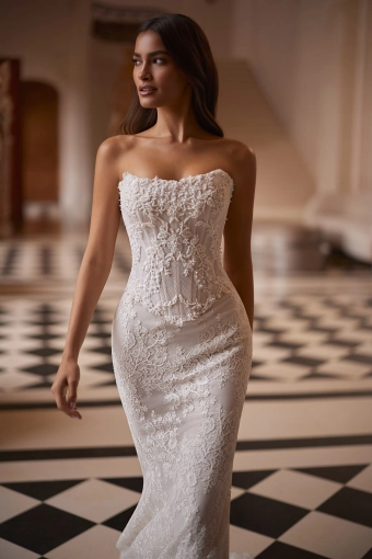 Luce Sposa Amanda #6 frontface vertical cropped thumbnail
