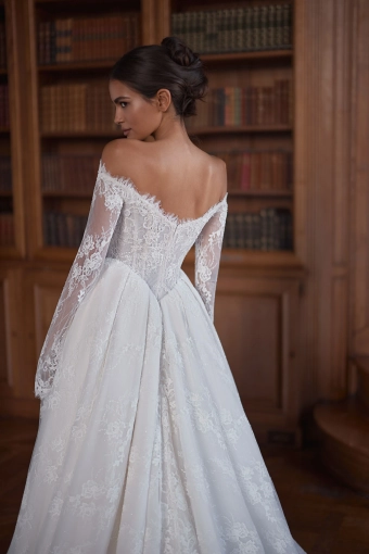 Luce Sposa Axelle #4 backface vertical cropped thumbnail