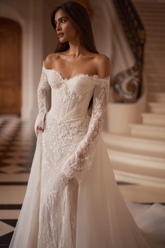 Luce Sposa Bianca #8 frontface vertical cropped thumbnail