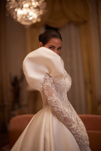 Luce Sposa Luana #4 vertical cropped thumbnail