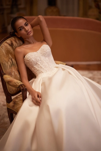Luce Sposa Luana #3 frontface vertical cropped thumbnail