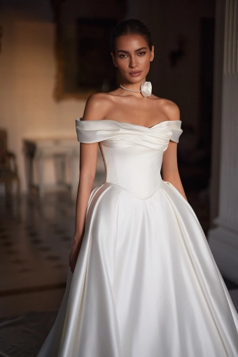 Luce Sposa Milena #4 frontface vertical cropped thumbnail
