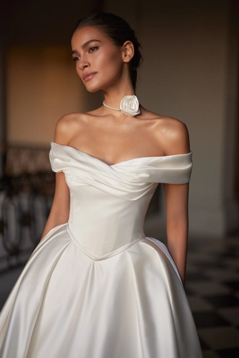 Luce Sposa Milena #3 frontface vertical cropped thumbnail