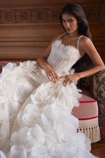 Luce Sposa Naely #6 frontface vertical cropped thumbnail