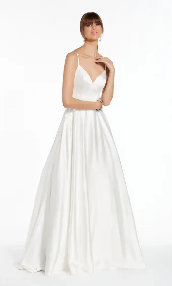 Alyce Paris 7009  Classic A-Line Satin Wedding Dress Sweetheart Neckline #4 frontface vertical thumbnail